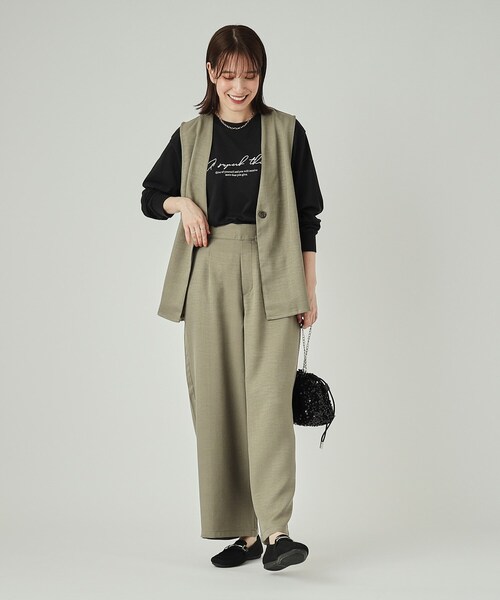 SHOO・LA・RUE（シューラルー）の「◆【洗える】プリントロングスリーブTシャツ（Tシャツ/カットソー・レディース・ブラウン系3/ブラック/ホワイト系1/イエロー系9/モスグリーン系2/グレー系その他2/ホワイト/アイボリー系1・02/03/04）」の18枚目の写真