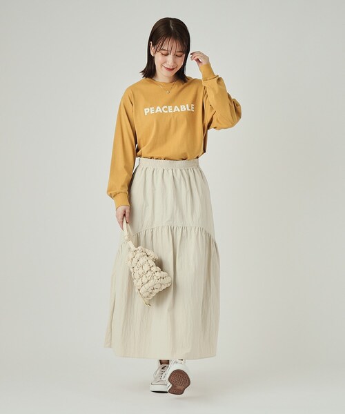 SHOO・LA・RUE（シューラルー）の「◆【洗える】プリントロングスリーブTシャツ（Tシャツ/カットソー・レディース・ブラウン系3/ブラック/ホワイト系1/イエロー系9/モスグリーン系2/グレー系その他2/ホワイト/アイボリー系1・02/03/04）」の9枚目の写真