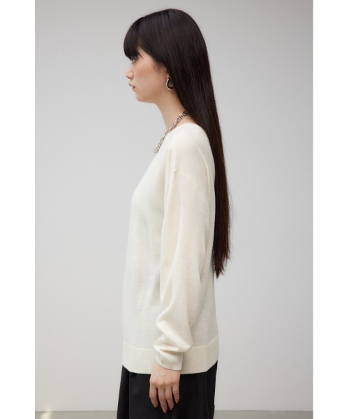 AZUL by moussy（アズールバイマウジー）の「ヌーディー2WAYVネックニットトップス（Tシャツ/カットソー・レディース・ライム/ブラック/オフホワイト/グレー・SMALL/MEDIUM）」の6枚目の写真