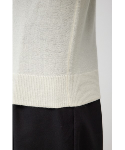 AZUL by moussy（アズールバイマウジー）の「ヌーディー2WAYVネックニットトップス（Tシャツ/カットソー・レディース・ライム/ブラック/オフホワイト/グレー・SMALL/MEDIUM）」の11枚目の写真