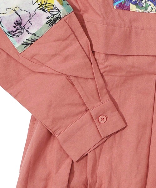 ScoLar（スカラー）の「143611：花蝶アート柄アップリケ シャツワンピース（シャツワンピース・レディース・チャコールグレー/カーキ/ピンク・M）」の20枚目の写真