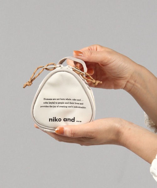 niko and...(ニコアンド)の「オリジナル ニコロゴオニギリポーチ(キッチンツール・メンズ・ホワイト/ブラック・0)」の3枚目の写真