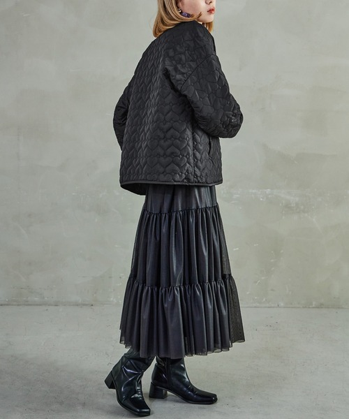 Fashion Letter(ファッションレター)の「ハート柄キルトジャケット ブルゾン ショート丈(ブルゾン・レディース・アイボリー/ブラック・M)」の4枚目の写真