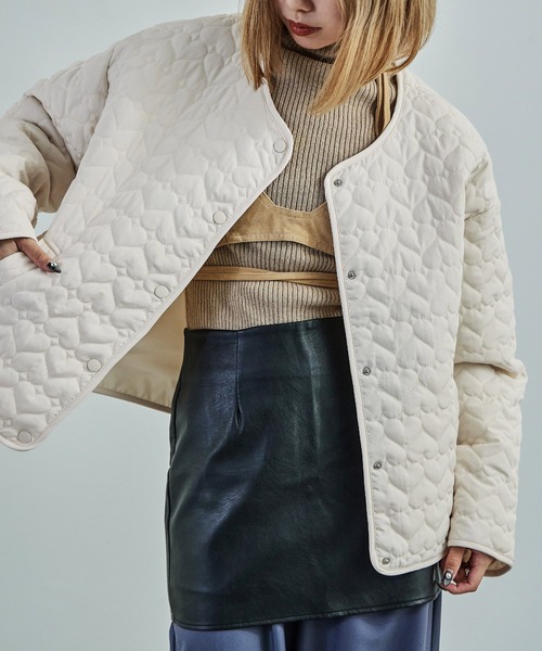Fashion Letter(ファッションレター)の「ハート柄キルトジャケット ブルゾン ショート丈(ブルゾン・レディース・アイボリー/ブラック・M)」の11枚目の写真