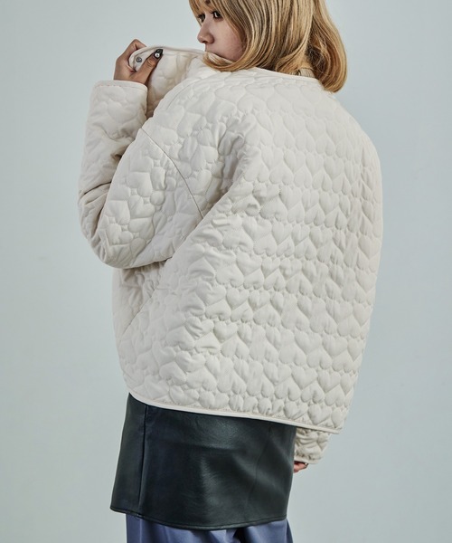 Fashion Letter(ファッションレター)の「ハート柄キルトジャケット ブルゾン ショート丈(ブルゾン・レディース・アイボリー/ブラック・M)」の16枚目の写真
