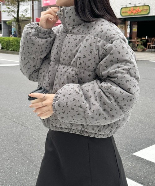 CLEA（クレア）の「小花柄ダウンブルゾン（ダウンジャケット