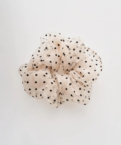 you only live once（ユーオンリーリブワンス）の「『youonlyliveonce』シアードットデザインシュシュ（シュシュ・レディース・ベージュ/ピンク/ブラック・FREE）」の5枚目の写真