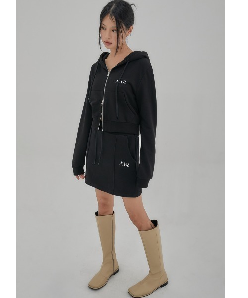 ACOVER(オコボ)の「A'GEM/9 × .kom『ACOVER/オコボ』Crop Two-Way Zip-up Hoodie/クロップ2WYAジップアップパーカー(パーカー・レディース・グレー/ブラック・FREE)」の9枚目の写真
