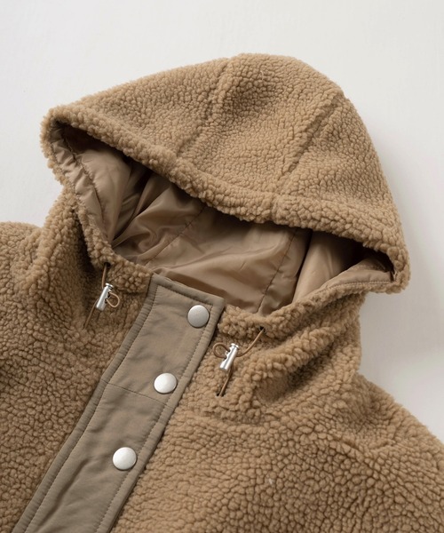 CONVERSE（コンバース）の「【CONVERSE/コンバース】ブランドネームタグ シープボア切り替え フードジャケット/フーディ―/ドローコード付（ブルゾン・レディース・ベージュ/ブラック/ブルーグレー/アイボリー・L/M）」の6枚目の写真