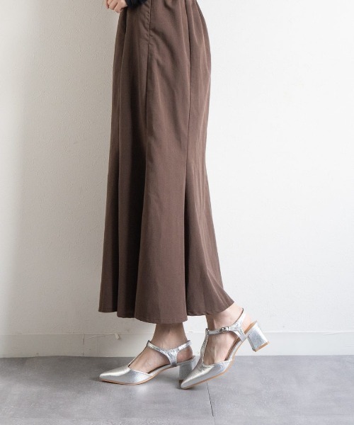 Fabby fabby（ファビィーファビィー）の「Tストラップポインテッドパンプス（パンプス・レディース・シルバー/ブラック/ブラウン・LARGE/SMALL/MEDIUM）」の12枚目の写真
