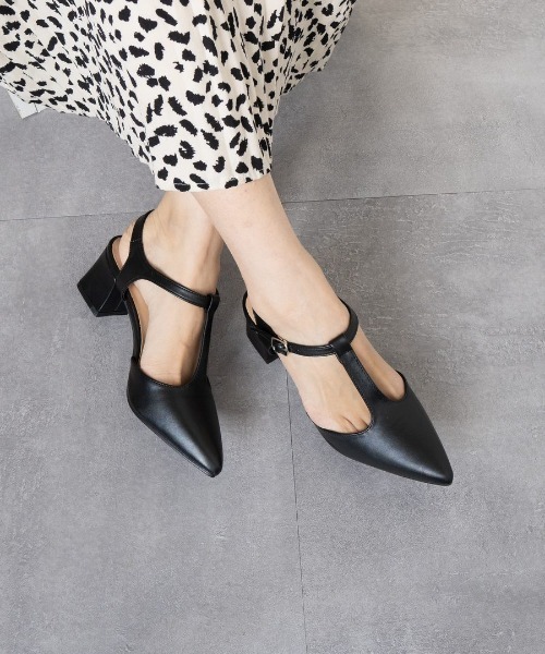 Fabby fabby（ファビィーファビィー）の「Tストラップポインテッドパンプス（パンプス・レディース・シルバー/ブラック/ブラウン・LARGE/SMALL/MEDIUM）」の5枚目の写真