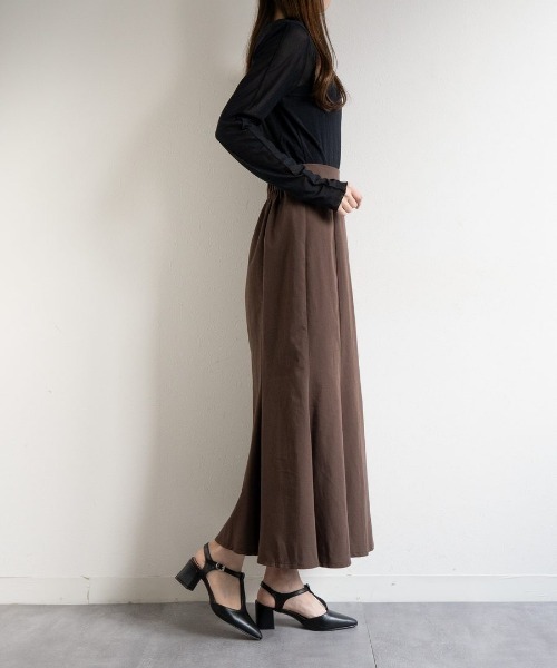 Fabby fabby（ファビィーファビィー）の「Tストラップポインテッドパンプス（パンプス・レディース・シルバー/ブラック/ブラウン・LARGE/SMALL/MEDIUM）」の9枚目の写真
