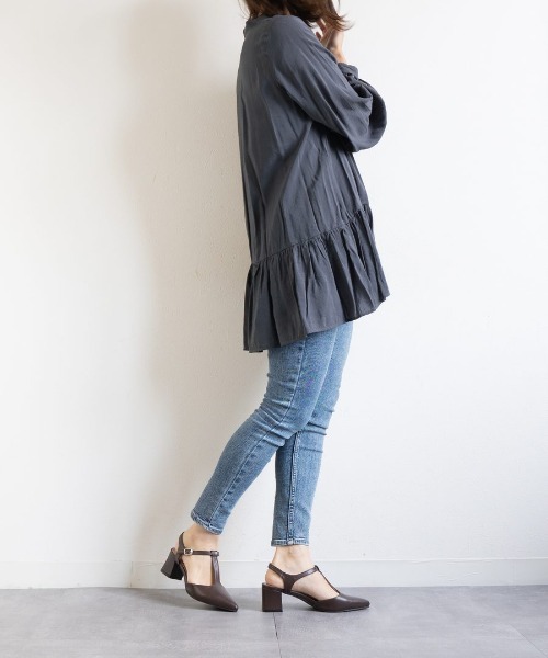 Fabby fabby（ファビィーファビィー）の「Tストラップポインテッドパンプス（パンプス・レディース・シルバー/ブラック/ブラウン・LARGE/SMALL/MEDIUM）」の17枚目の写真