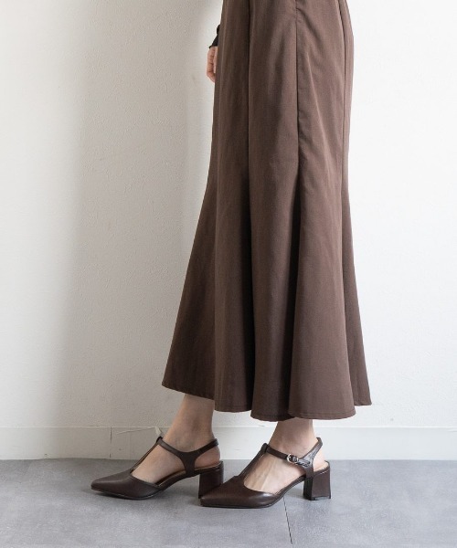 Fabby fabby（ファビィーファビィー）の「Tストラップポインテッドパンプス（パンプス・レディース・シルバー/ブラック/ブラウン・LARGE/SMALL/MEDIUM）」の14枚目の写真