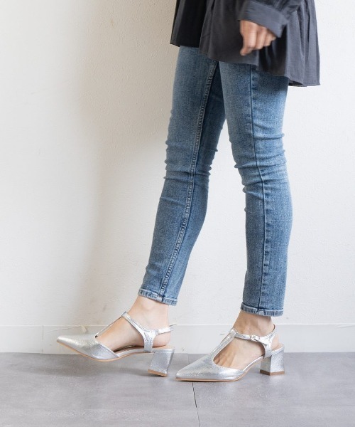 Fabby fabby（ファビィーファビィー）の「Tストラップポインテッドパンプス（パンプス・レディース・シルバー/ブラック/ブラウン・LARGE/SMALL/MEDIUM）」の21枚目の写真
