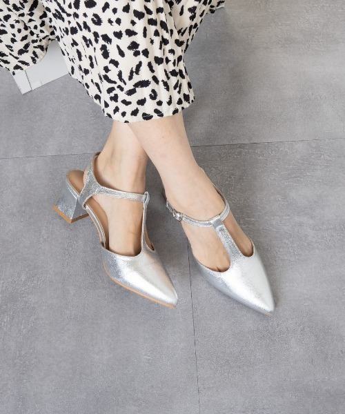 Fabby fabby（ファビィーファビィー）の「Tストラップポインテッドパンプス（パンプス・レディース・シルバー/ブラック/ブラウン・LARGE/SMALL/MEDIUM）」の19枚目の写真