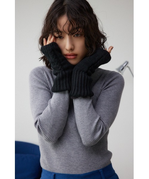 AZUL by moussy（アズールバイマウジー）の「ニットハンドウォーマー（手袋・レディース・ブラック/ベージュ・FREE）」の3枚目の写真