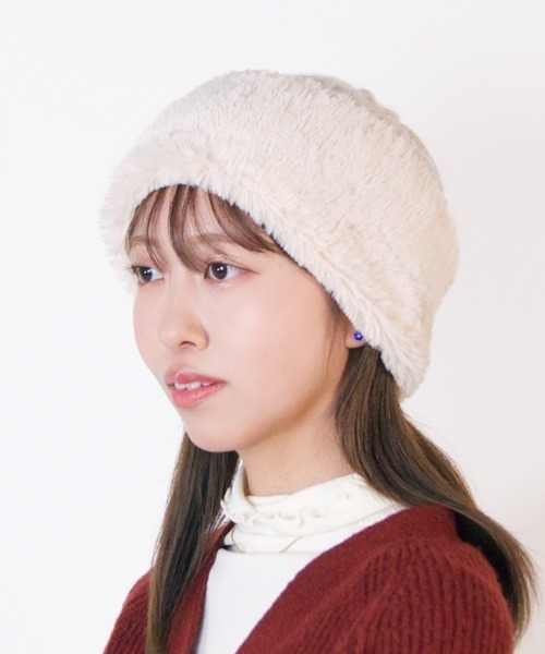 polcadot（ポルカドット）の「ファー切り替えニット（ニットキャップ/ビーニー・レディース・ブラック系/グレイッシュベージュ/アイボリー/ブルー・FREE）」の2枚目の写真