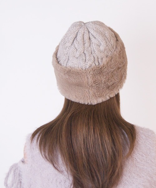 polcadot（ポルカドット）の「ファー切り替えニット（ニットキャップ/ビーニー・レディース・ブラック系/グレイッシュベージュ/アイボリー/ブルー・FREE）」の7枚目の写真
