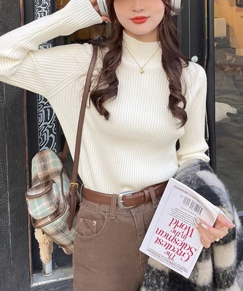 Miniministore(ミニミニストア)の「ボトルネック ニットトップス 袖口ボタン(ニット/セーター・レディース・ホワイト/ブラウン/ベージュ/グレイッシュベージュ/ブラック/オフホワイト・FREE)」の18枚目の写真