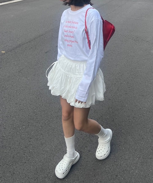 merrylatte(メリーラテ)の「英字テキストデザインロンT/長袖Tシャツ(Tシャツ/カットソー・レディース・ホワイト・MEDIUM)」の1枚目の写真