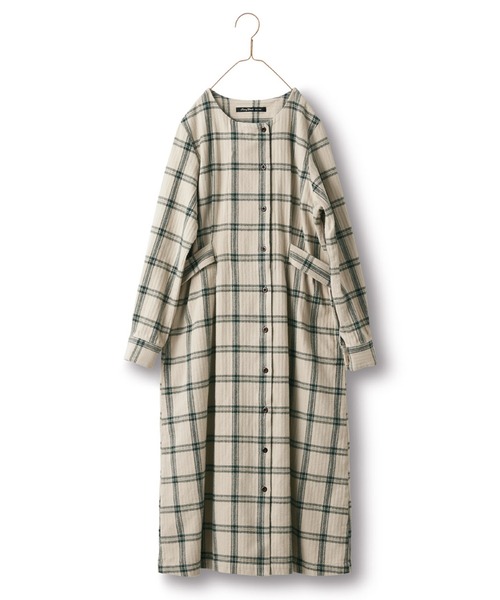 Sunny clouds（サニークラウズ）の「サニークラウズ　チェックのワンピコート〈レディース〉（ワンピース・レディース・ベージュ系その他・MP/M/L/LL/3L）」の3枚目の写真