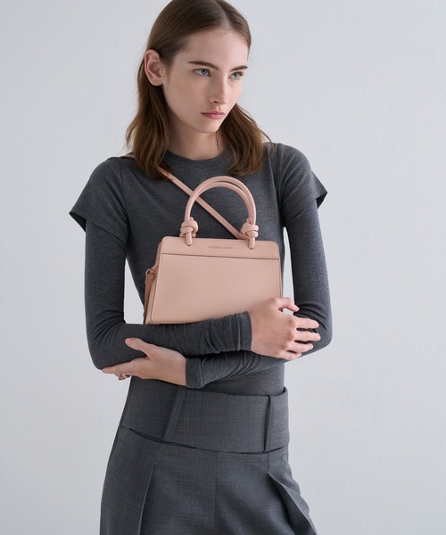 CHARLES & KEITH◆Sabine ノットハンドルトラペーズトートバッグ Sabine サビーヌ ノットハンドルトラペーズトートバッグ（トート