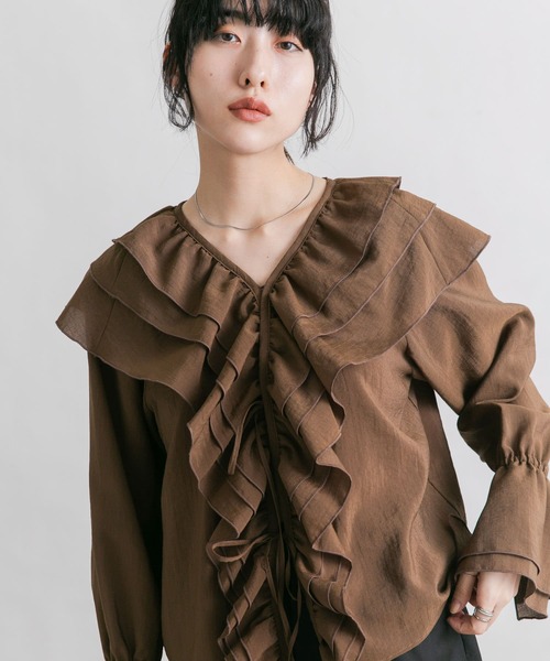 KBF（ケイビーエフ）の「フリルカラーリボンブラウス（シャツ/ブラウス・レディース・ライトブルー/アイボリー/ブラウン・ONE）」の11枚目の写真
