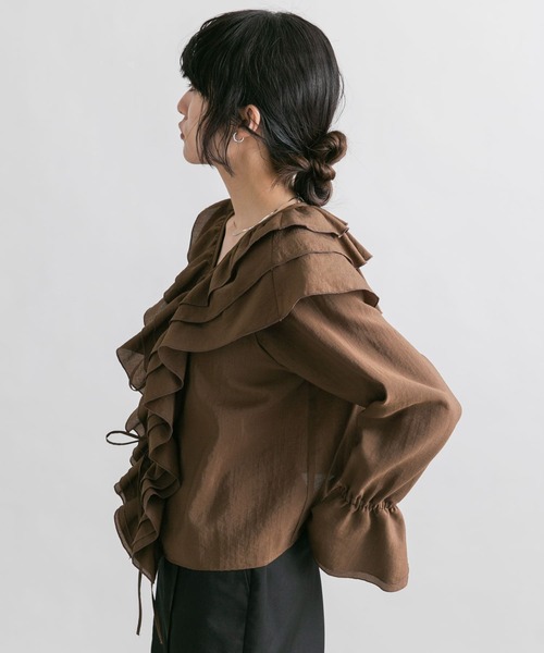 KBF（ケイビーエフ）の「フリルカラーリボンブラウス（シャツ/ブラウス・レディース・ライトブルー/アイボリー/ブラウン・ONE）」の12枚目の写真