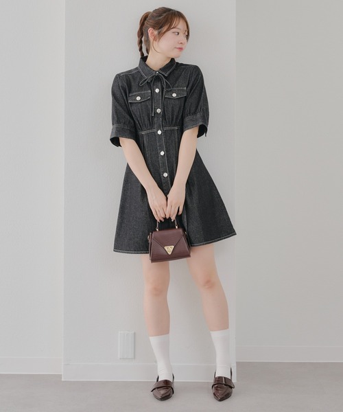 Another Branch olive des olive(アナザーブランチオリーブデオリーブ)の「【SNSで紹介】デニム丈違いワンピース(ワンピース・レディース・ブラック/ブルー・SMALL/MEDIUM)」の4枚目の写真