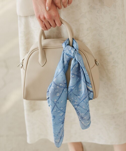 ROPE' PICNIC(ロペピクニック)の「【YOKU MOKU/ヨックモック×ROPE' PICNIC】フラワーグラデーションスカーフ(バンダナ/スカーフ・レディース・キナリ/ブルー系その他4・FREE)」の11枚目の写真