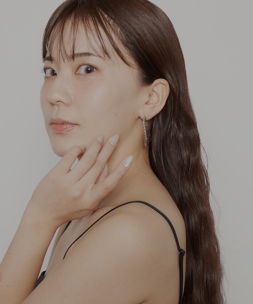 AKEL(アケル)の「【AKEL】アケル/ ツイストフープピアス/金属アレルギー対応(サージカルステンレス)(ピアス(両耳用)・レディース・シルバー/ゴールド・FREE)」の7枚目の写真