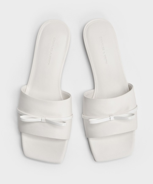 CHARLES & KEITH(チャールズ & キース)の「ボウ スライドサンダル(サンダル・レディース・ブラック系その他7/ホワイト・26.5cm/25.5cm/25cm/24.5cm/23.5cm/23cm/22.5cm)」の6枚目の写真