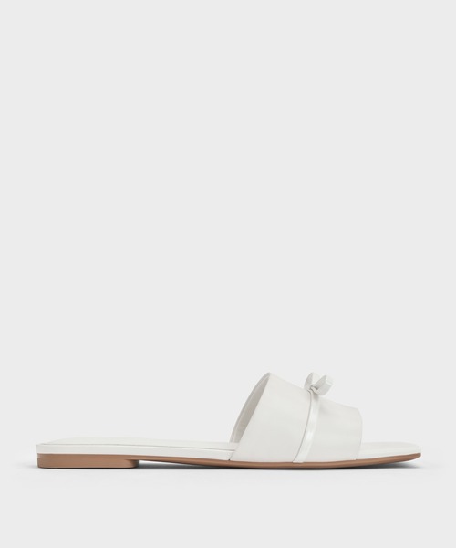 CHARLES & KEITH(チャールズ & キース)の「ボウ スライドサンダル(サンダル・レディース・ブラック系その他7/ホワイト・26.5cm/25.5cm/25cm/24.5cm/23.5cm/23cm/22.5cm)」の16枚目の写真