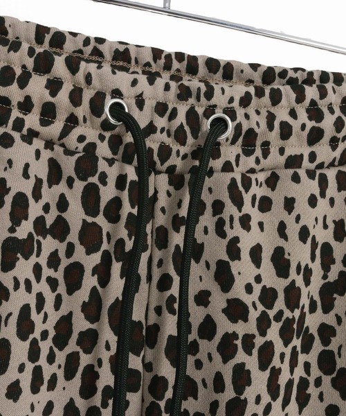 CAMBIO(カンビオ)の「mp13311-Leopard Wide Straight Sweat Pants スウェットパンツ(スウェットパンツ・メンズ・グレイッシュベージュ/チャコール・S/M/L)」の21枚目の写真