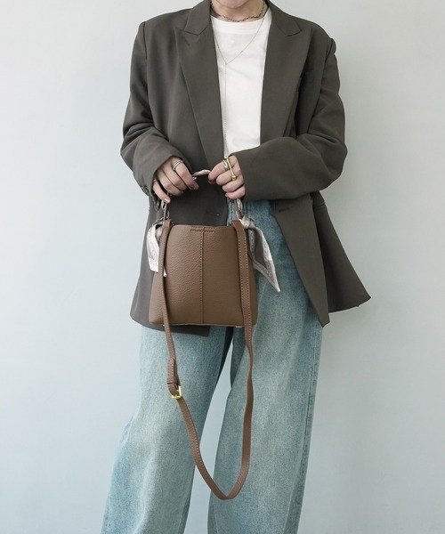 c.u.l（シーユーエル）の「2WAY スカーフ付き バケットショルダーバッグ cula1085（ショルダーバッグ・レディース・ベージュ/ブラック/ブラウン・FREE）」の5枚目の写真