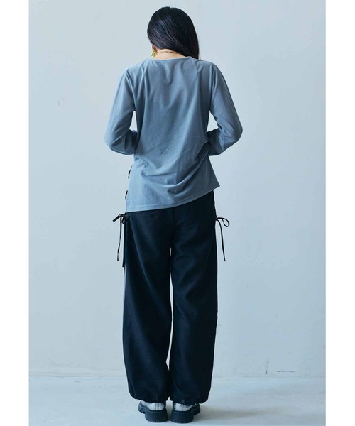 MEDE19F(メデジュウキュウ)の「MEDE19F アシメトリーヘムシアーベロアトップス(Tシャツ/カットソー・レディース・オフホワイト/ベージュ/ブルー・LL/L/M)」の10枚目の写真