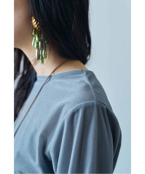 MEDE19F(メデジュウキュウ)の「MEDE19F アシメトリーヘムシアーベロアトップス(Tシャツ/カットソー・レディース・オフホワイト/ベージュ/ブルー・LL/L/M)」の11枚目の写真