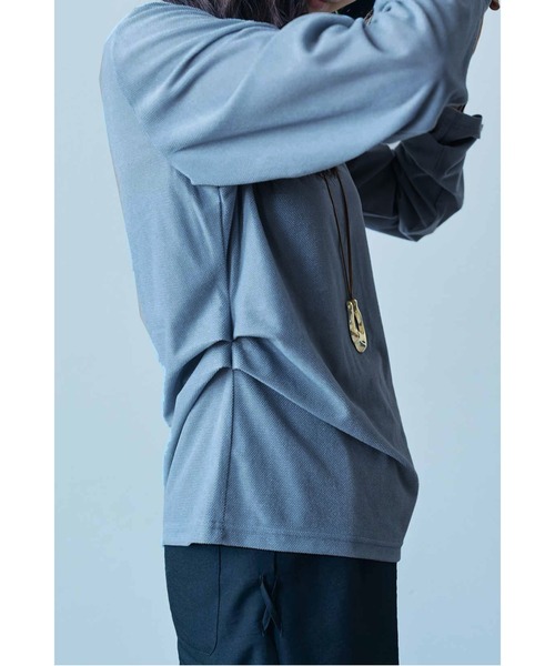 MEDE19F(メデジュウキュウ)の「MEDE19F アシメトリーヘムシアーベロアトップス(Tシャツ/カットソー・レディース・オフホワイト/ベージュ/ブルー・LL/L/M)」の13枚目の写真