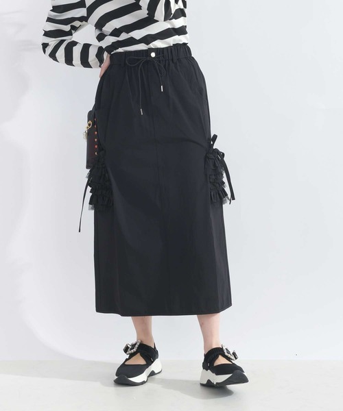 PICCIN(ピッチン)の「ポケットフリルカーゴスカート(スカート・レディース・ベージュ/ブラック・M)」の2枚目の写真