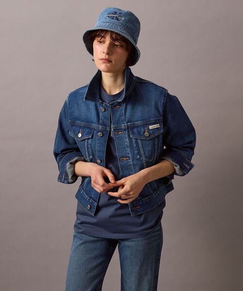 Calvin Klein(カルバン・クライン)の「クラッシックトラッカーデニムジャケット(デニムジャケット・レディース・ブルー・S/M/XS)」の8枚目の写真