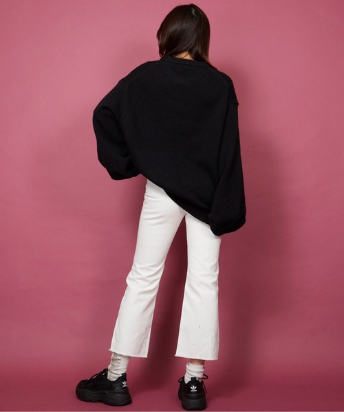 unrelaxing(アンリラクシング)の「スリットデニムパンツ(デニムパンツ・レディース・ホワイト/ネイビー・マルチサイズ)」の11枚目の写真