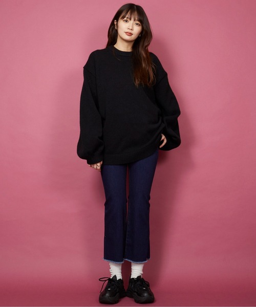 unrelaxing(アンリラクシング)の「スリットデニムパンツ(デニムパンツ・レディース・ホワイト/ネイビー・マルチサイズ)」の5枚目の写真