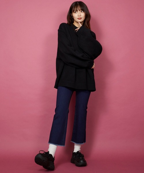 unrelaxing(アンリラクシング)の「スリットデニムパンツ(デニムパンツ・レディース・ホワイト/ネイビー・マルチサイズ)」の6枚目の写真