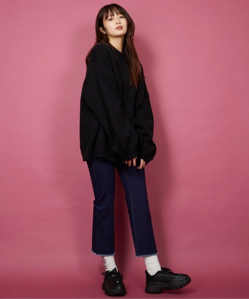 unrelaxing(アンリラクシング)の「スリットデニムパンツ(デニムパンツ・レディース・ホワイト/ネイビー・マルチサイズ)」の7枚目の写真