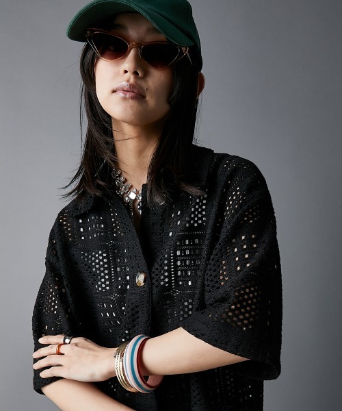 GEVS.(ジェイヴィス)の「かぎ針編風カーディガン<大きいサイズ有>GEVS.(カーディガン/ボレロ・レディース・ブラック/キナリ・5L/4L/3L/LL/L/M)」の2枚目の写真