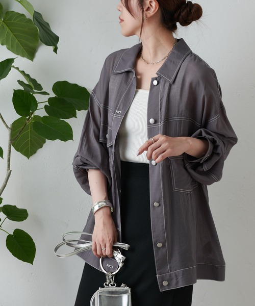 COLONY 2139(コロニートゥーワンスリーナイン)の「シアーGシャツ(シャツ/ブラウス・レディース・ブラック/オフホワイト/チャコールグレー/ブルー・FREE)」の3枚目の写真