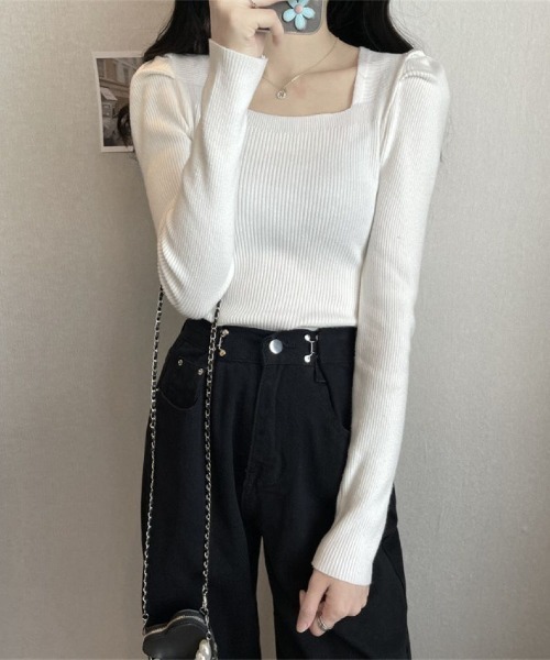 LETee(レティー)の「パワーショルダー リブニットプルオーバー(ニット/セーター・レディース・ブルー/ブラック/ホワイト/ベージュ・FREE)」の8枚目の写真