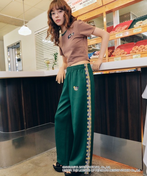 FOREVER 21（フォーエバー トゥエンティーワン）の「【ANGEL BLUE】ラインジャージパンツ（その他パンツ・レディース・ブラック/グリーン・SMALL/MEDIUM）」の3枚目の写真