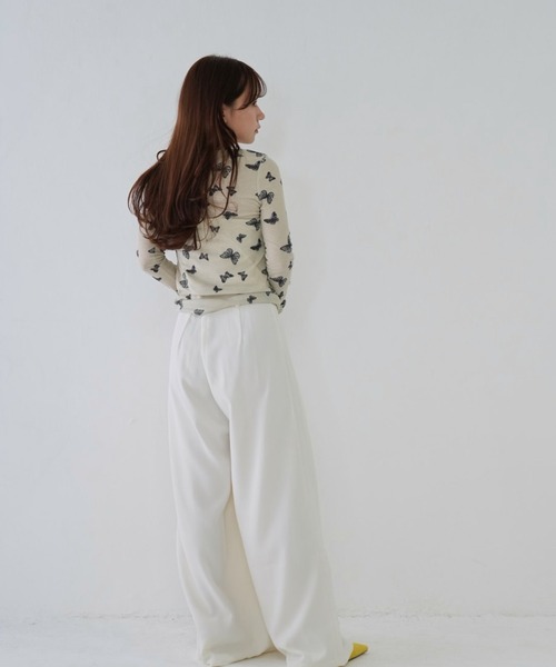 Uenui（ウニュイ）の「【 cunii 】 バタフライ プリント ラウンド ネック Tシャツ（Tシャツ/カットソー・レディース・ベージュ/グレー・FREE）」の5枚目の写真